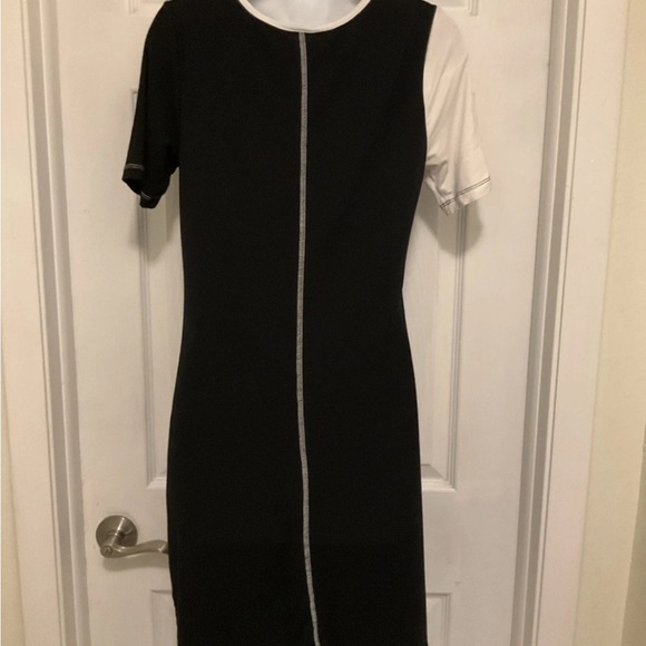 Simply Art Dolcezza Dress Womens Small Black White Art Graphic T Shirt Shift - Picture 2 of 10